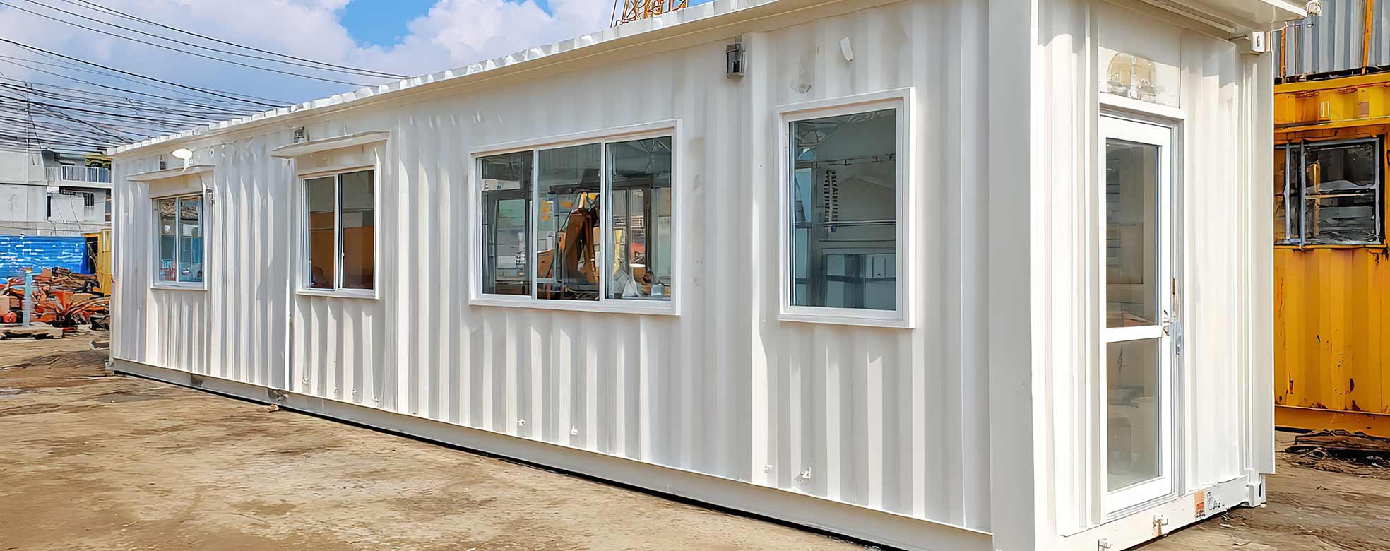 Bürocontainer auf Baustelle